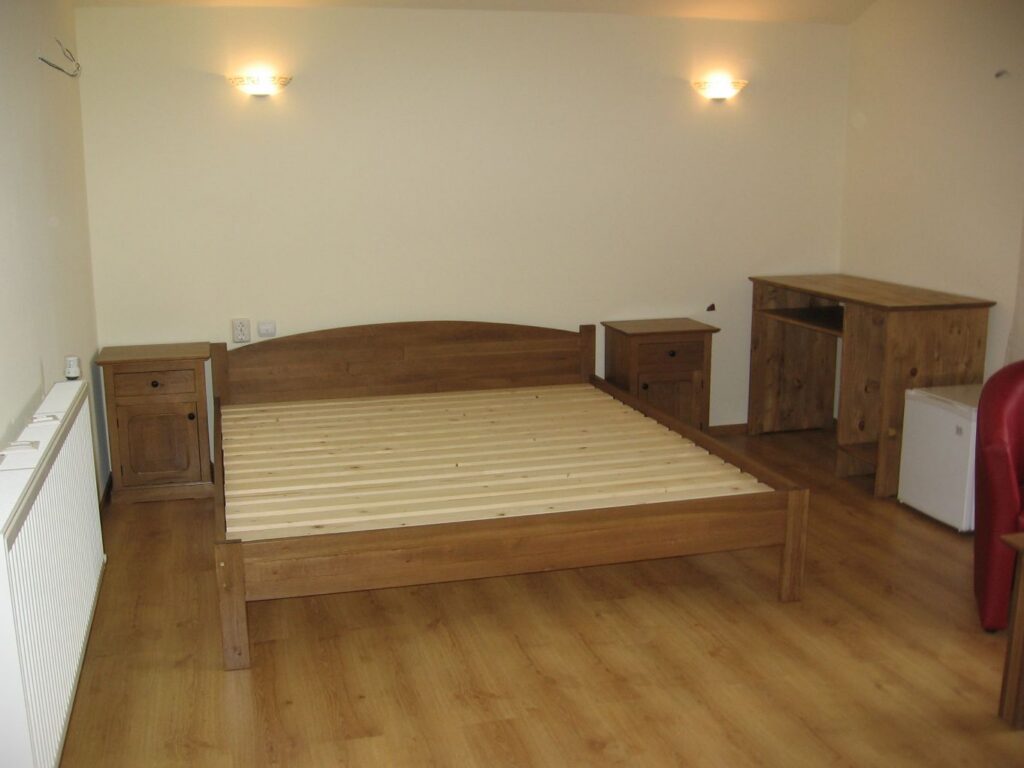 mobilier lemn masiv